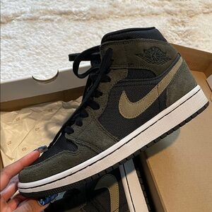 Nike Air Jordan 1 Mid Black Sequoia